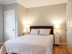 Modern Apt 5 Miles to Beach 5 Min Walk to Westerly