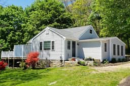 🧭 Newly Remodeled Home Near Westerly and Mystic