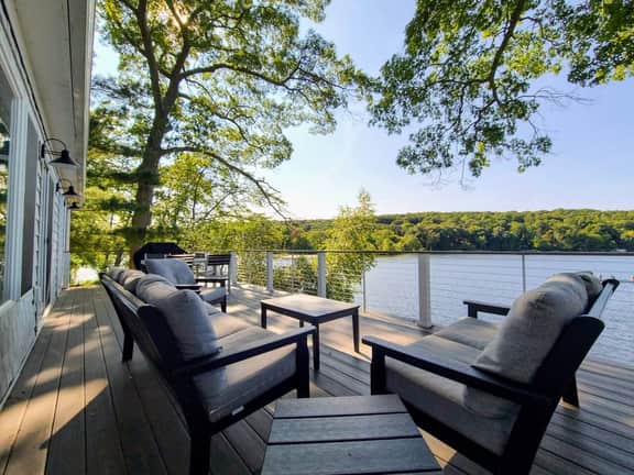 Entire Lakefront House on Pattagansett